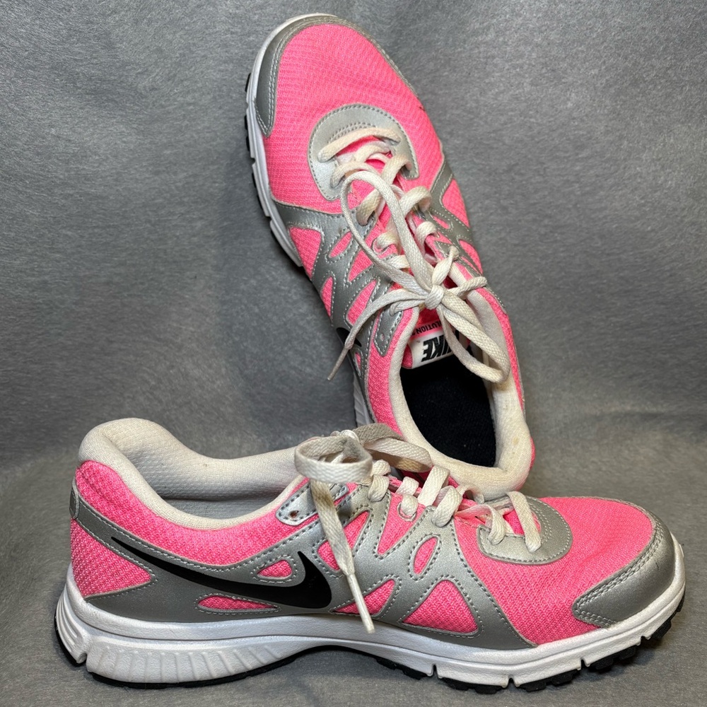 NIKE Women’s Revolution 2 Pink and Gray, Size 6Y